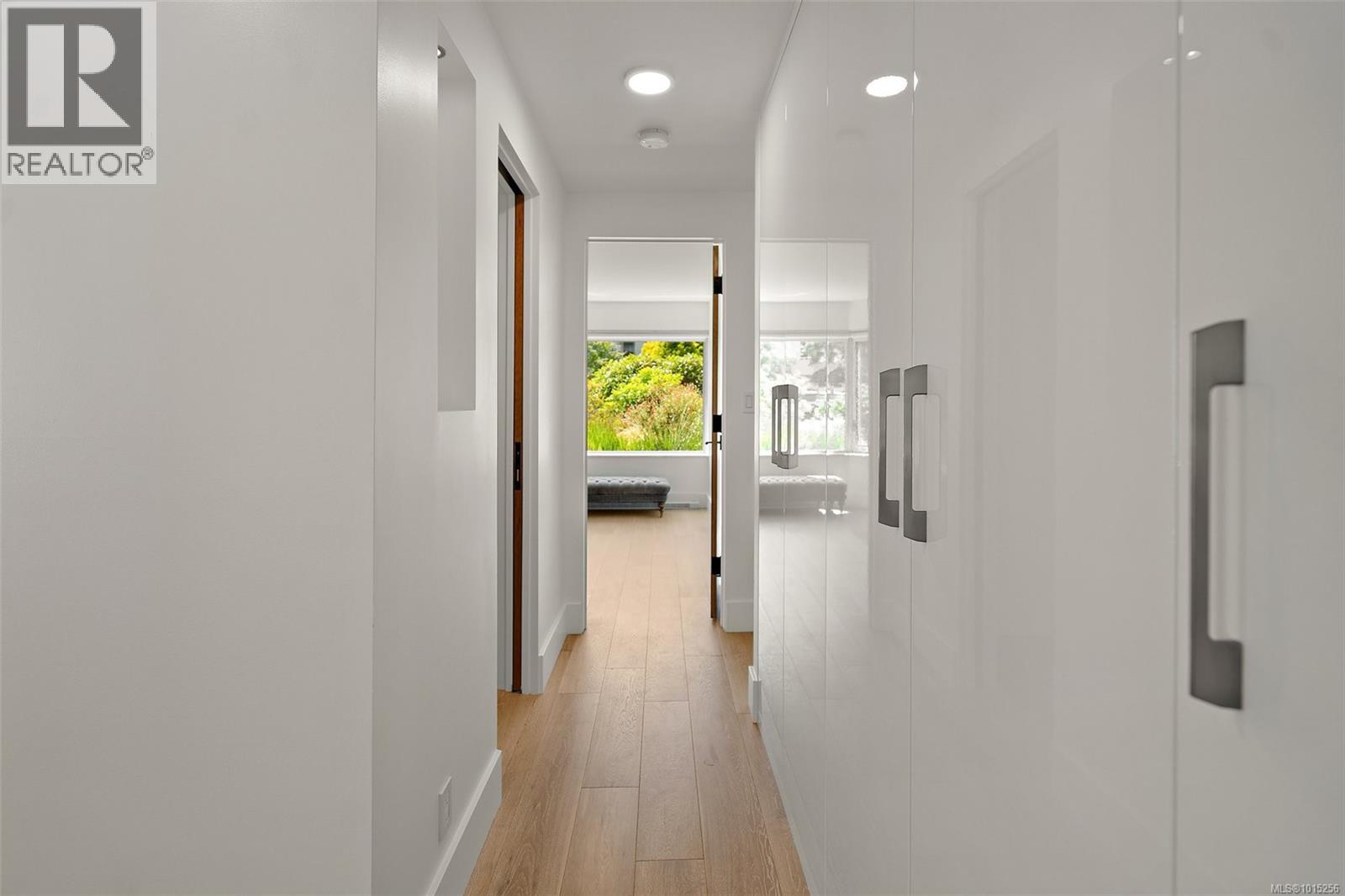 109 1370 Beach Drive, Oak Bay
