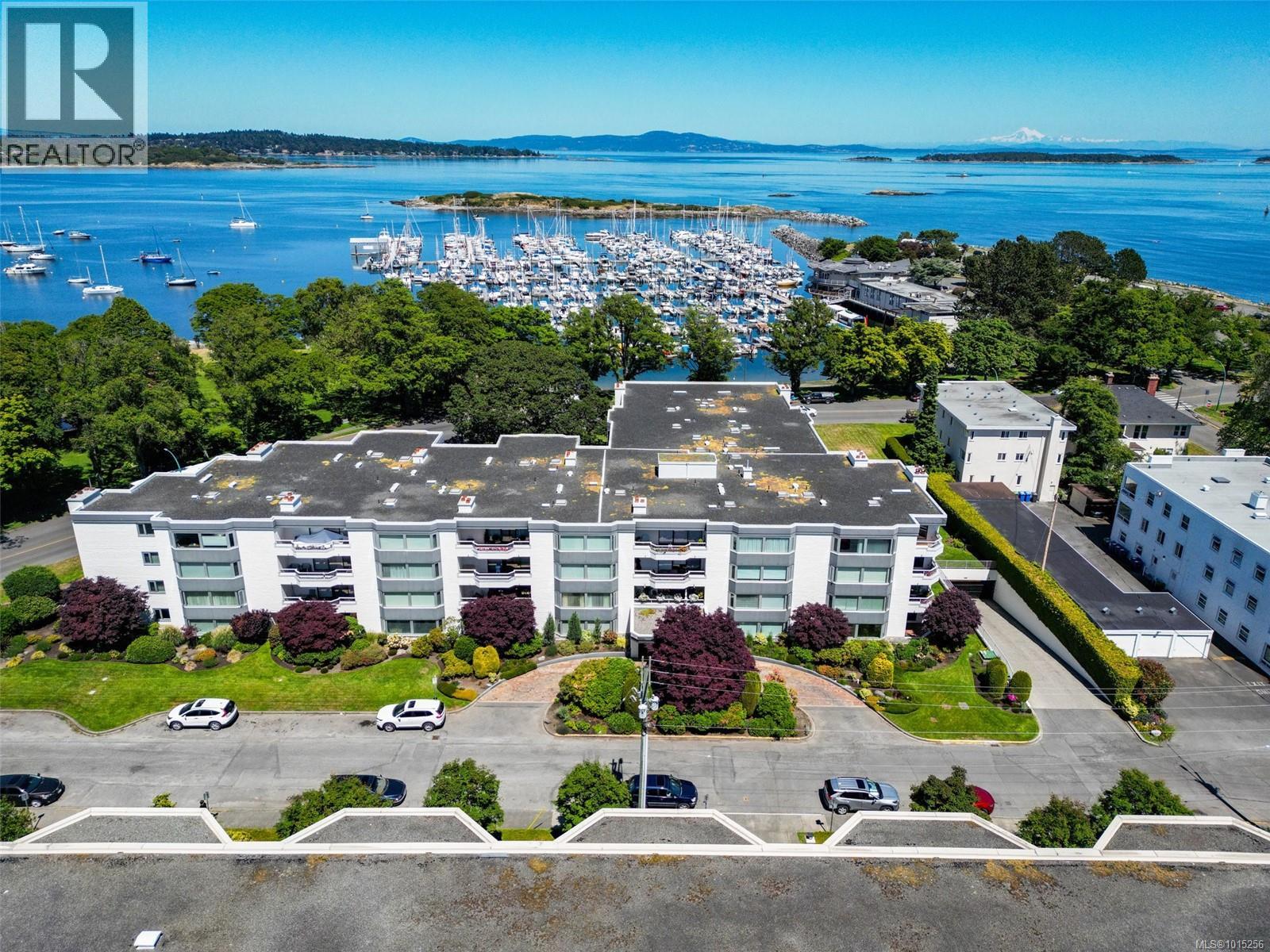 109 1370 Beach Drive, Oak Bay