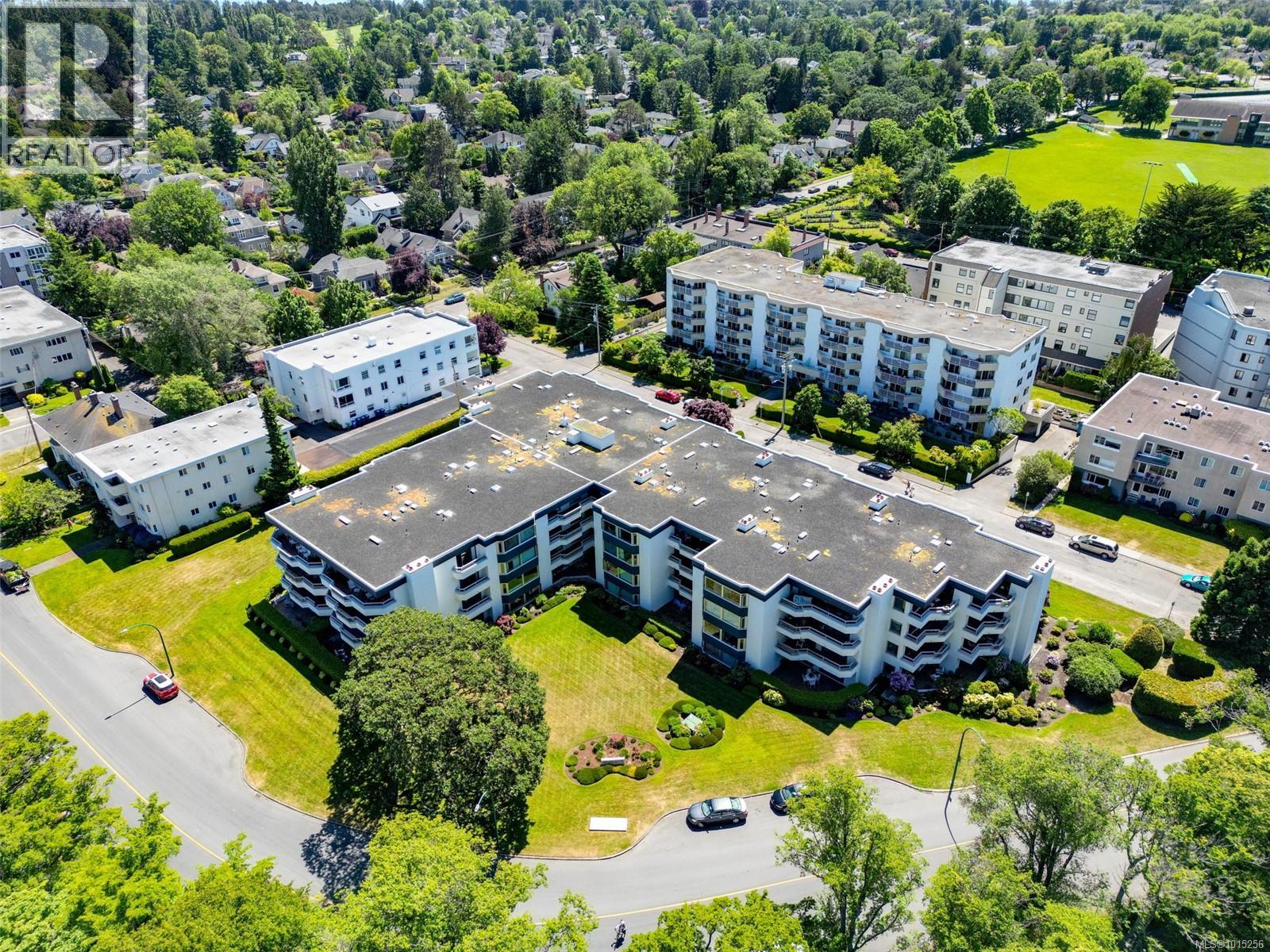 109 1370 Beach Drive, Oak Bay