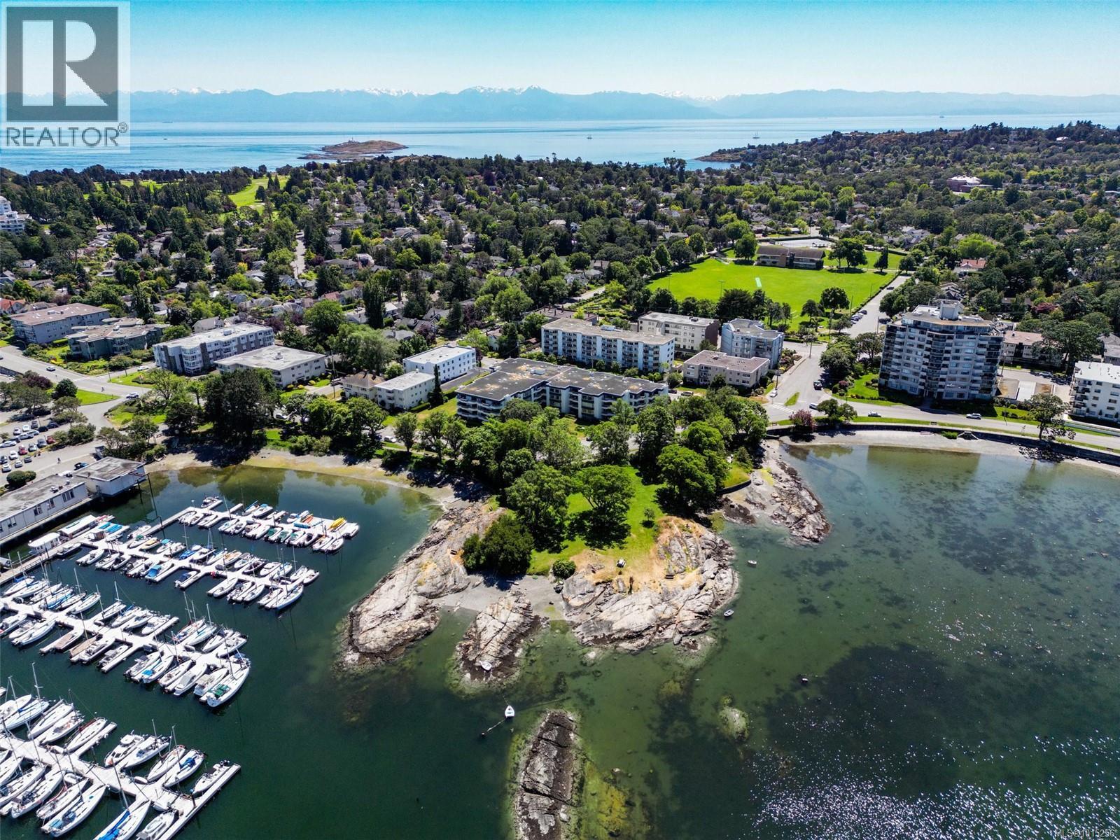 109 1370 Beach Drive, Oak Bay