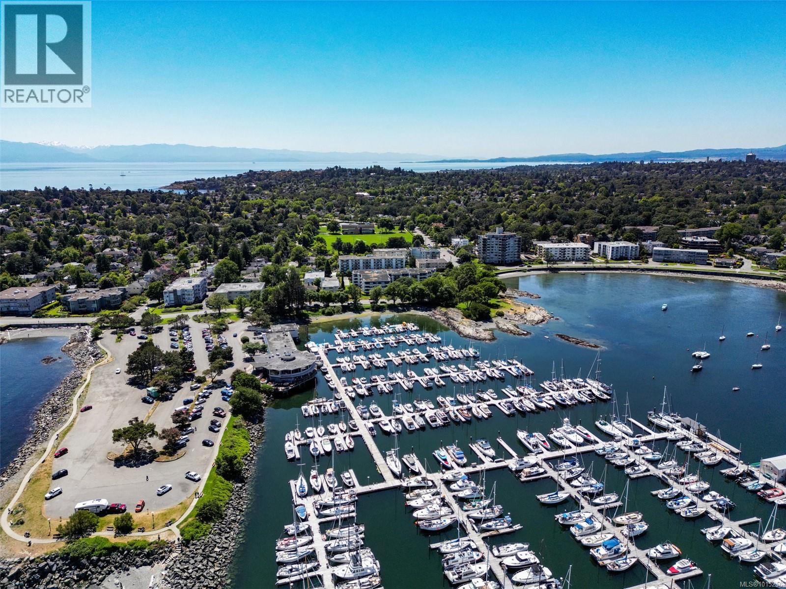 109 1370 Beach Drive, Oak Bay