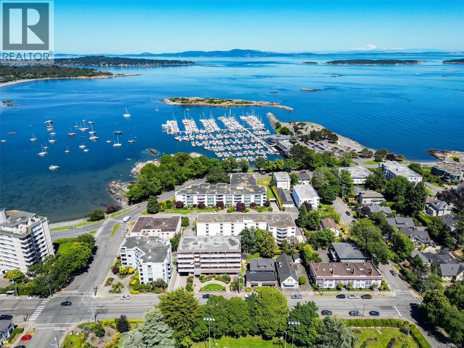 109 1370 Beach Drive, Oak Bay