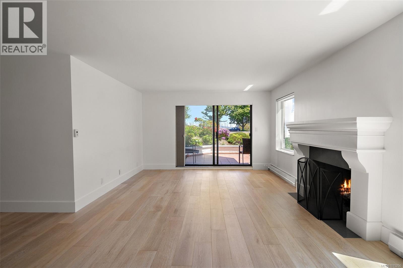 109 1370 Beach Drive, Oak Bay