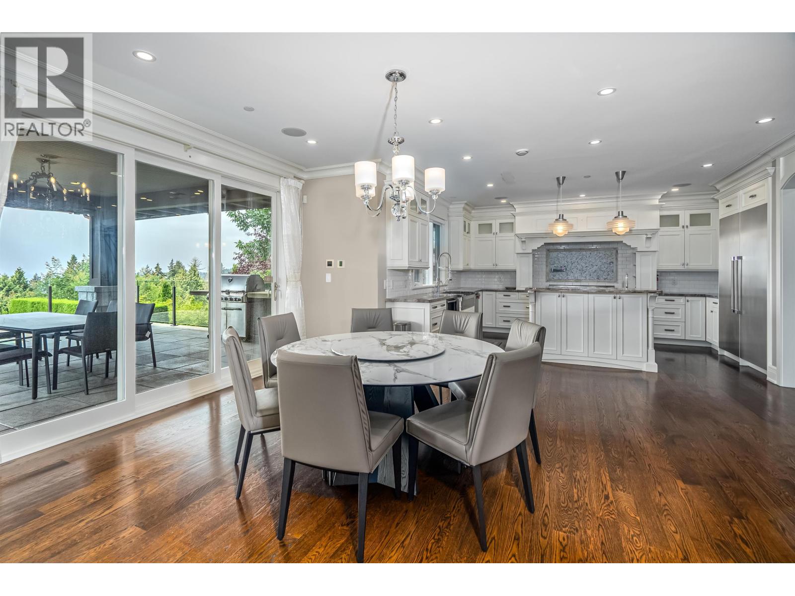 2638 QUEENS AVENUE, West Vancouver