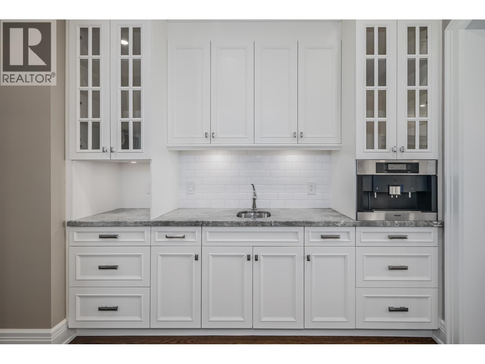 2638 QUEENS AVENUE, West Vancouver