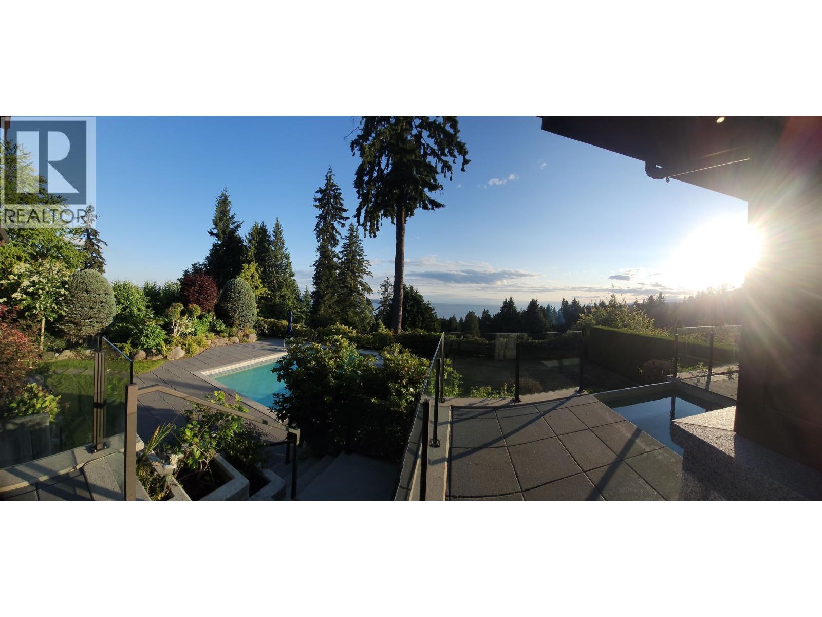 2638 QUEENS AVENUE, West Vancouver