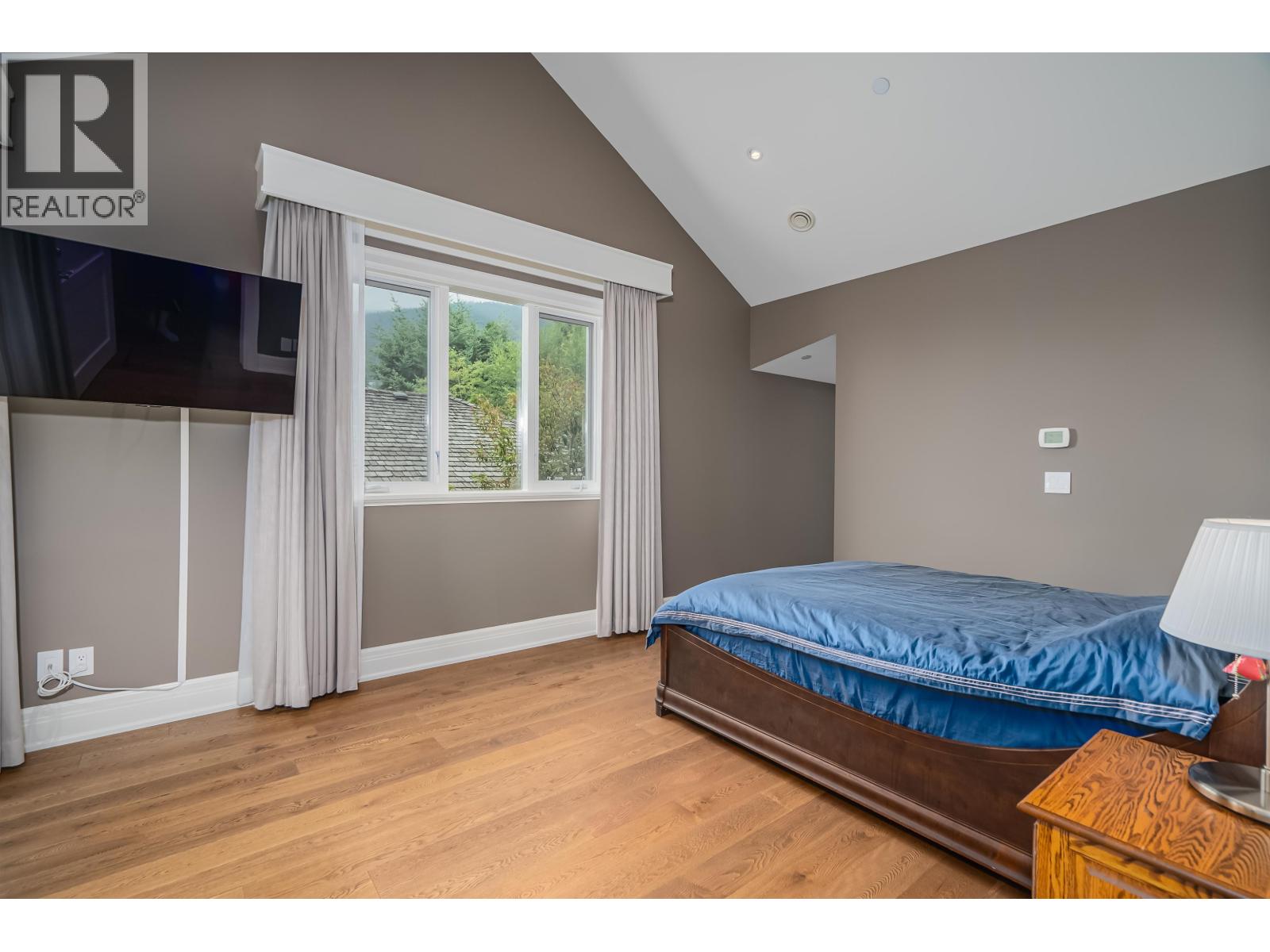 2638 QUEENS AVENUE, West Vancouver