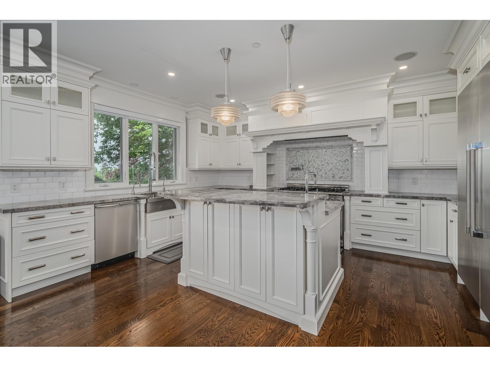 2638 QUEENS AVENUE, West Vancouver