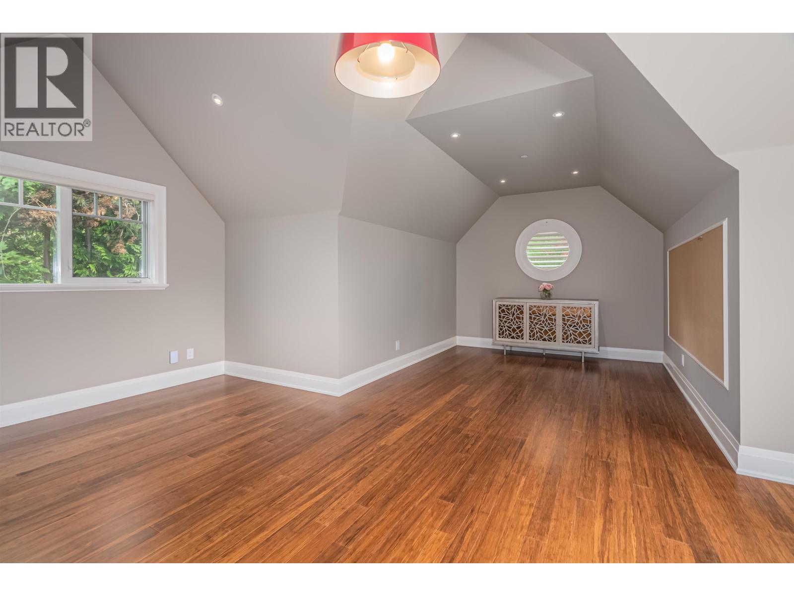 2638 QUEENS AVENUE, West Vancouver