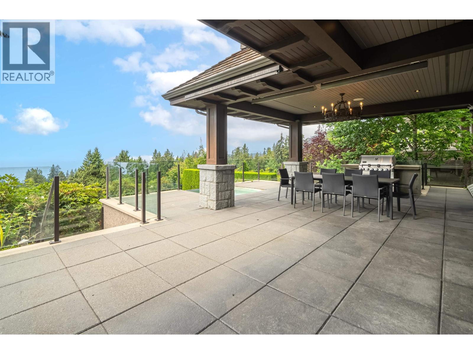 2638 QUEENS AVENUE, West Vancouver
