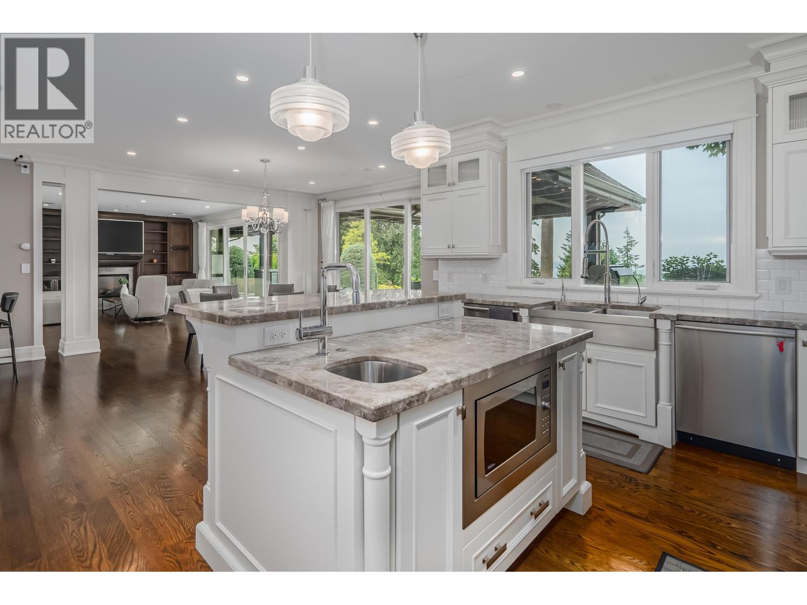 2638 QUEENS AVENUE, West Vancouver