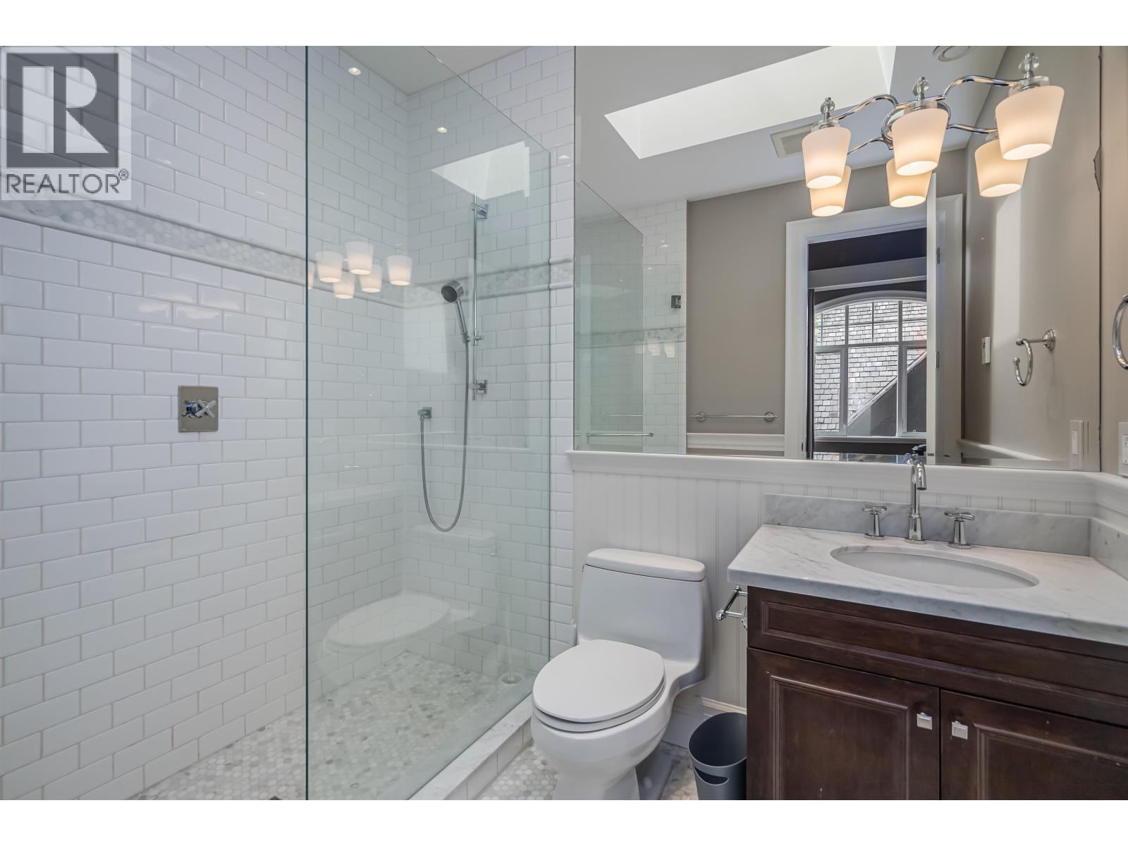 2638 QUEENS AVENUE, West Vancouver