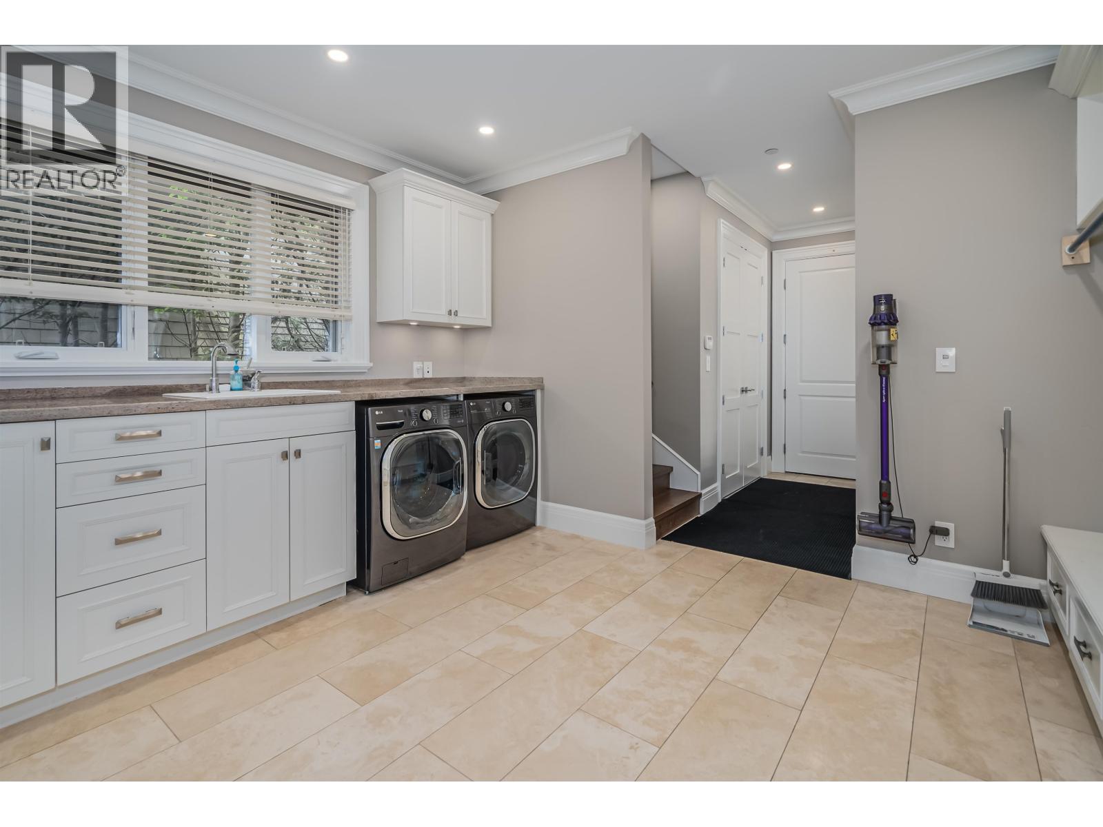 2638 QUEENS AVENUE, West Vancouver
