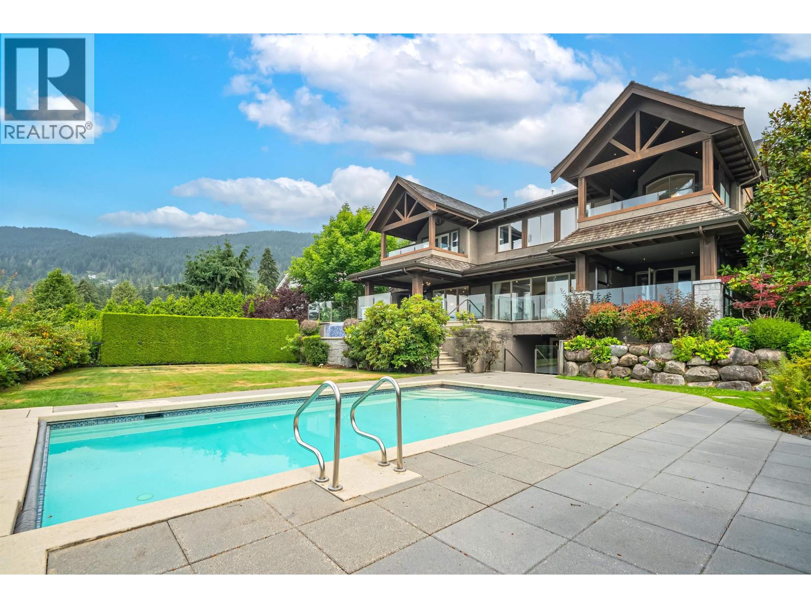 2638 QUEENS AVENUE, West Vancouver