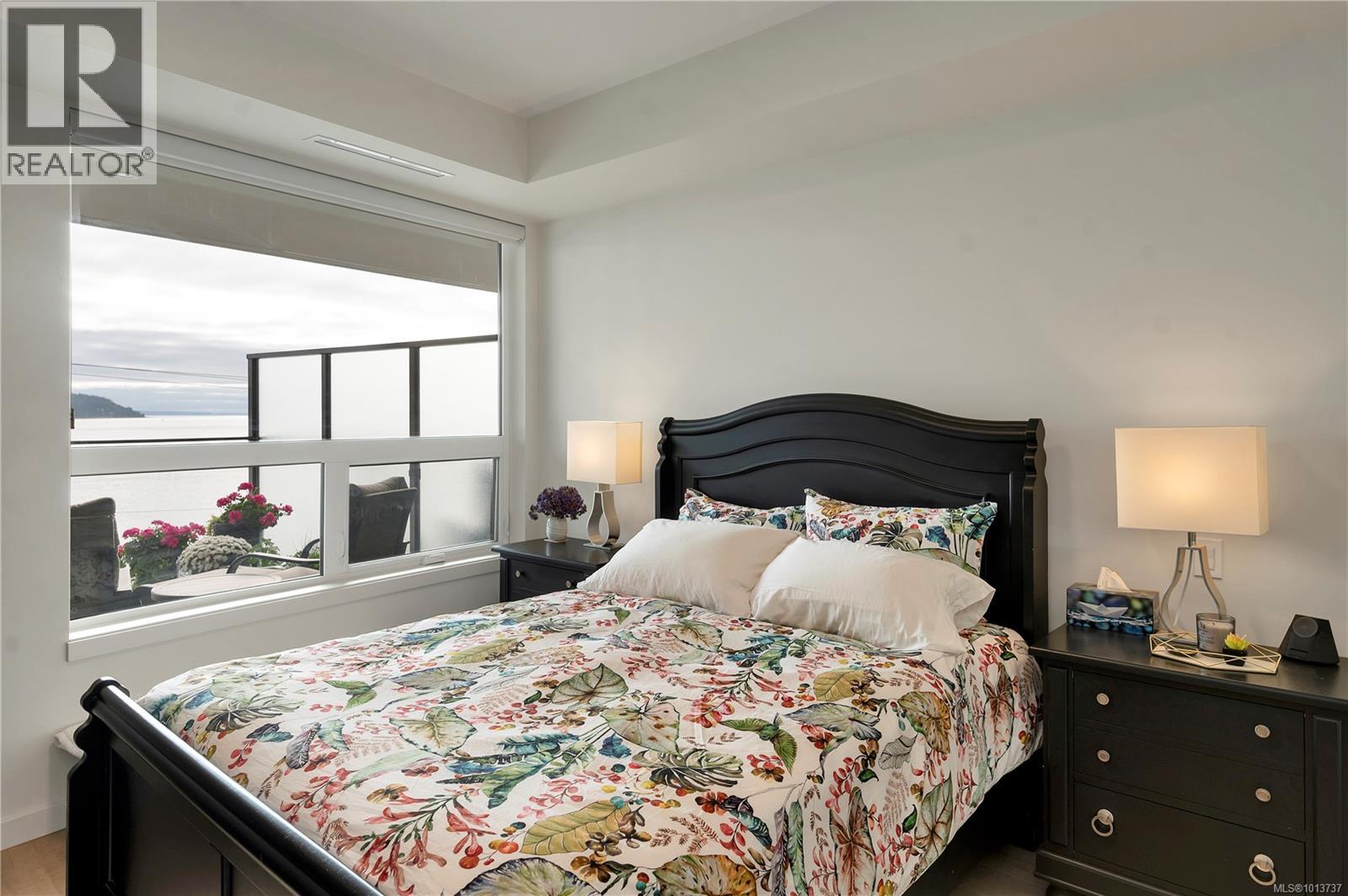 404 536 Island Hwy S, Campbell River