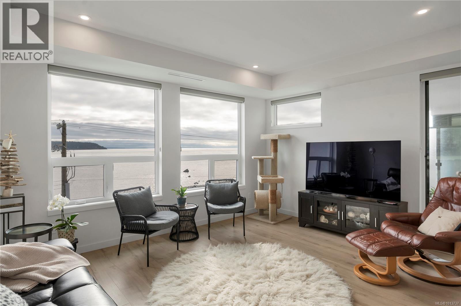 404 536 Island Hwy S, Campbell River