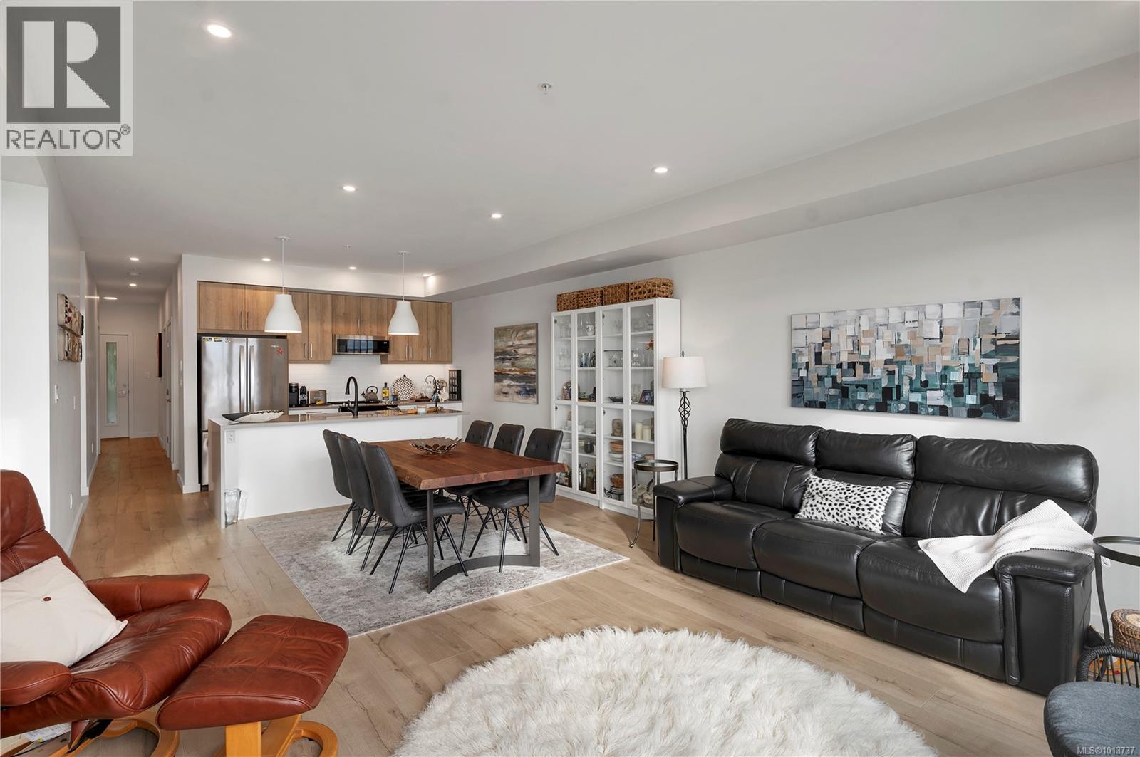 404 536 Island Hwy S, Campbell River
