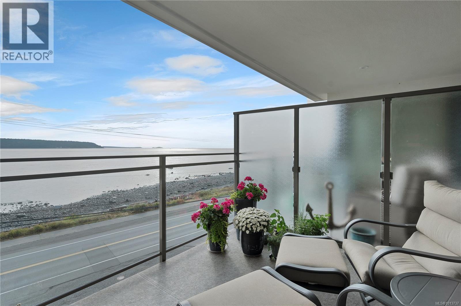 404 536 Island Hwy S, Campbell River