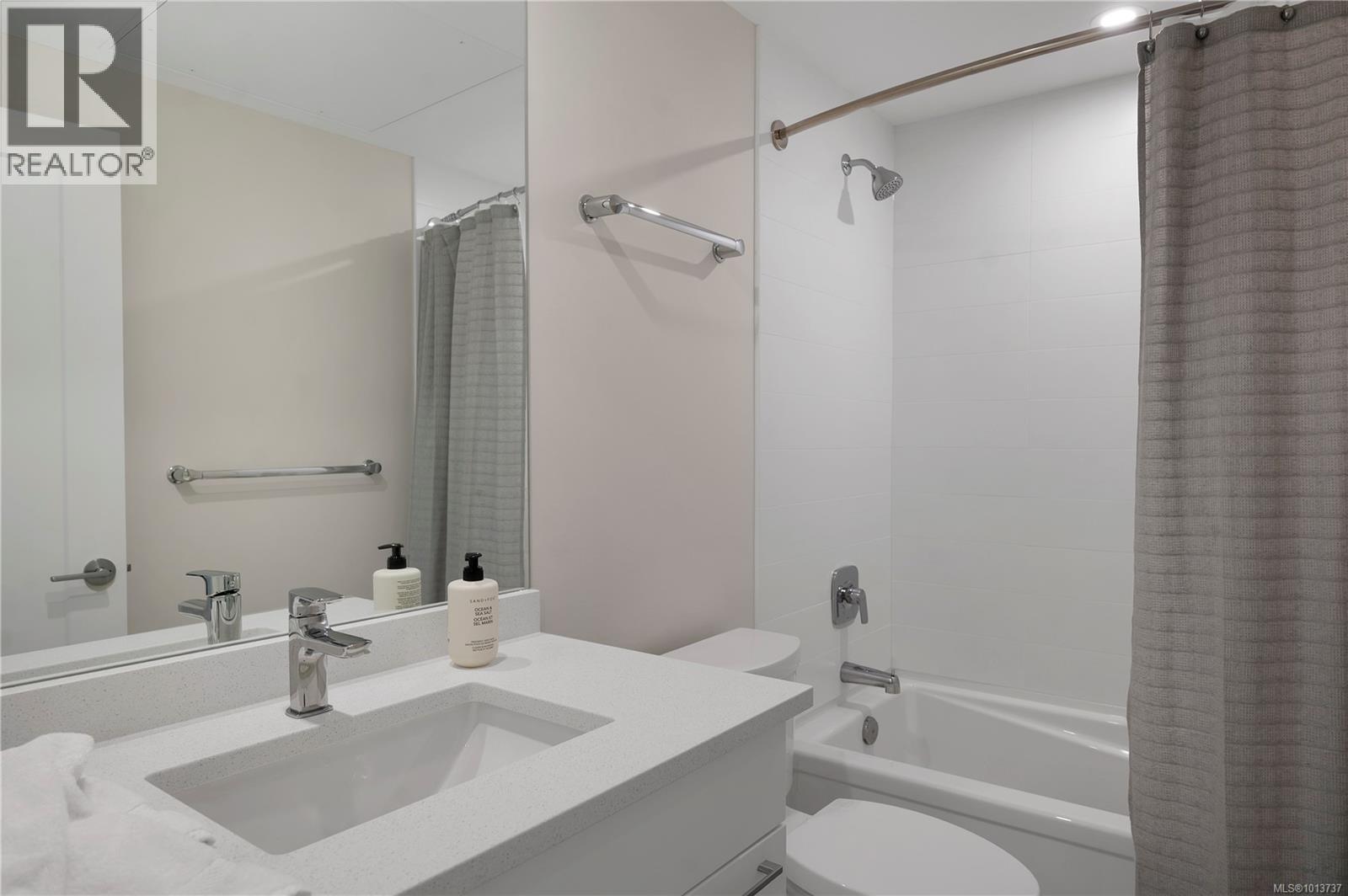 404 536 Island Hwy S, Campbell River