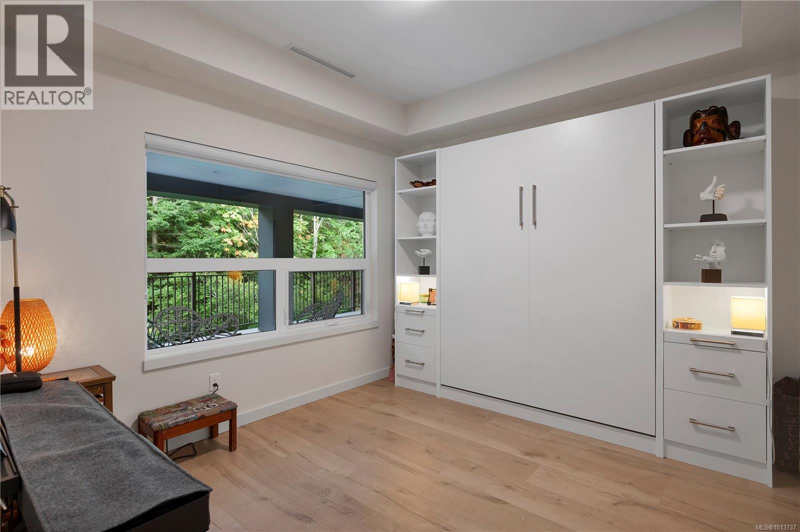 404 536 Island Hwy S, Campbell River