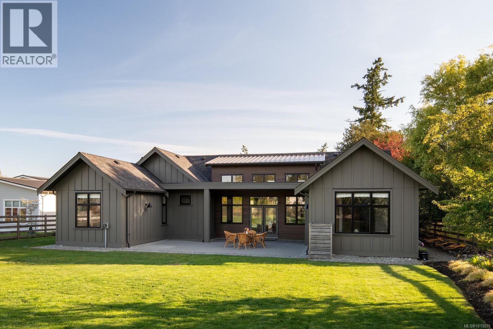 838 Birch Rd, North Saanich