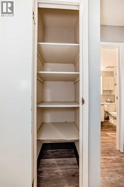 Single Family House for Sale in    Street NW Varsity Calgary 