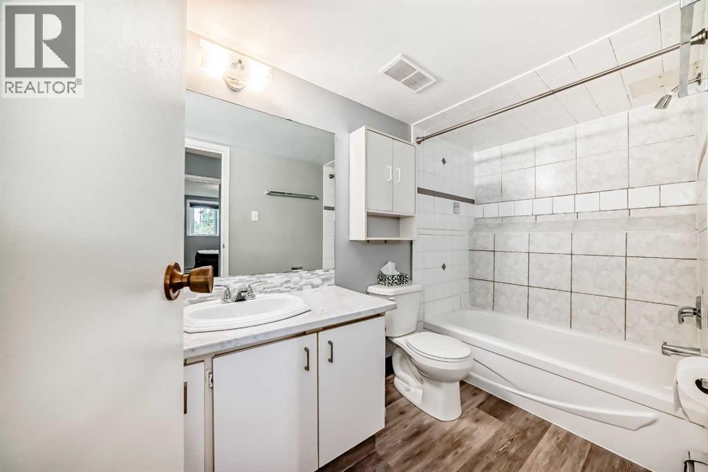 Single Family House for Sale in    Street NW Varsity Calgary 