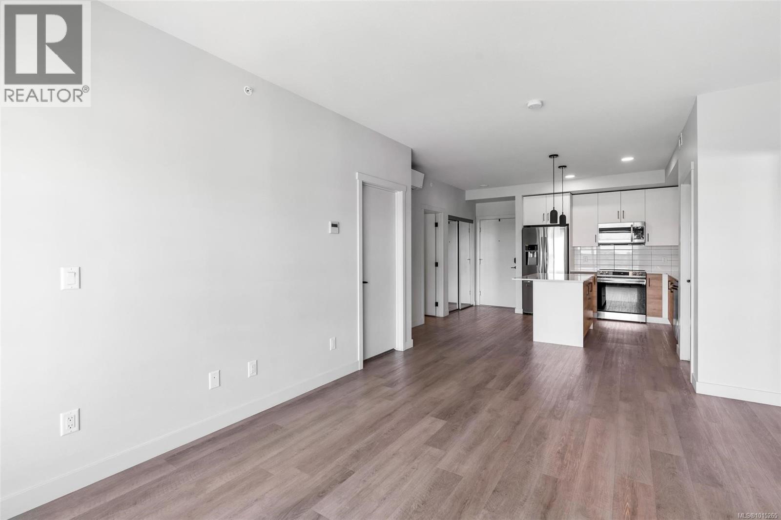 612 2465 Gateway Road, Langford