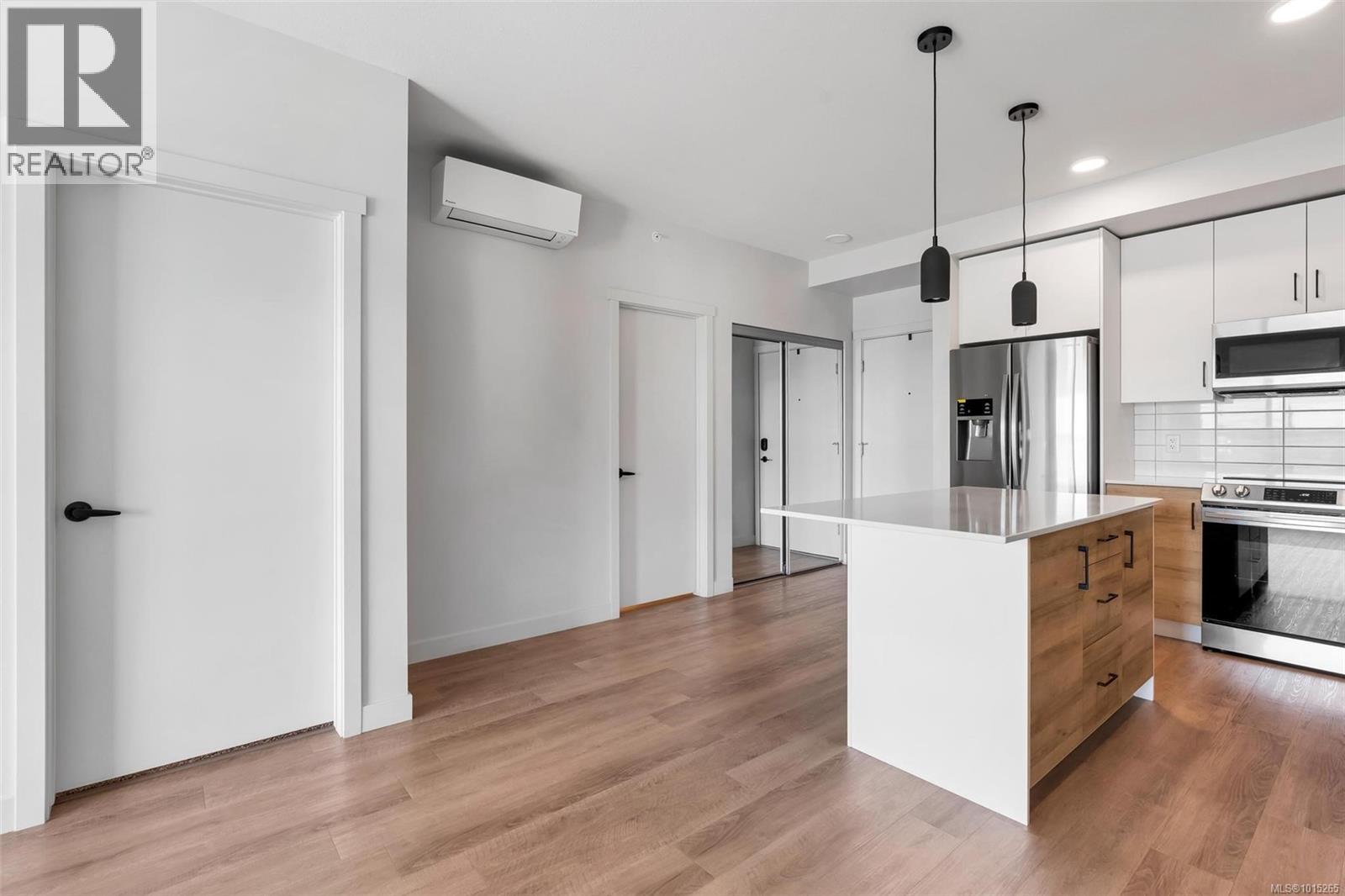 612 2465 Gateway Road, Langford