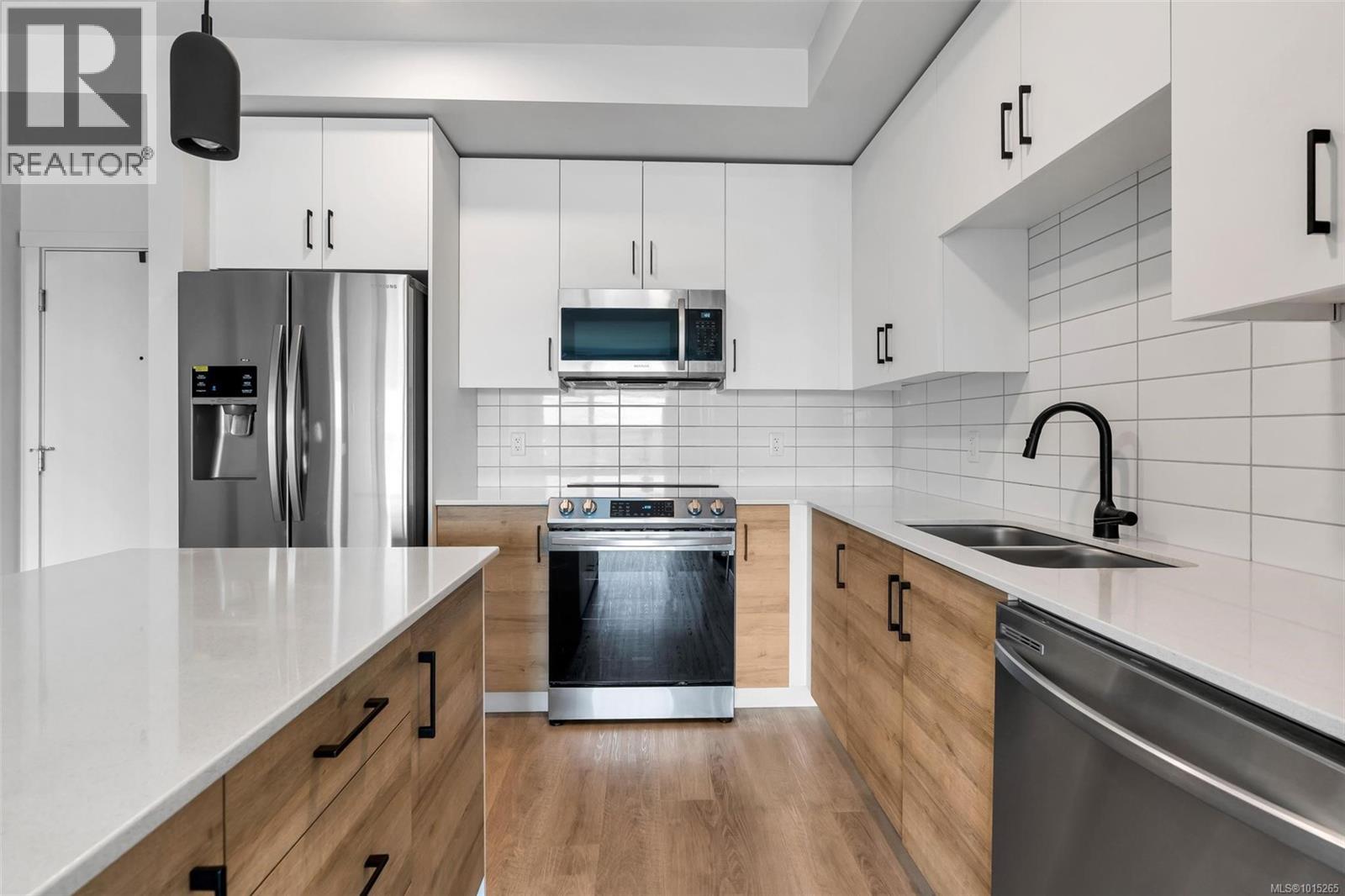 612 2465 Gateway Road, Langford