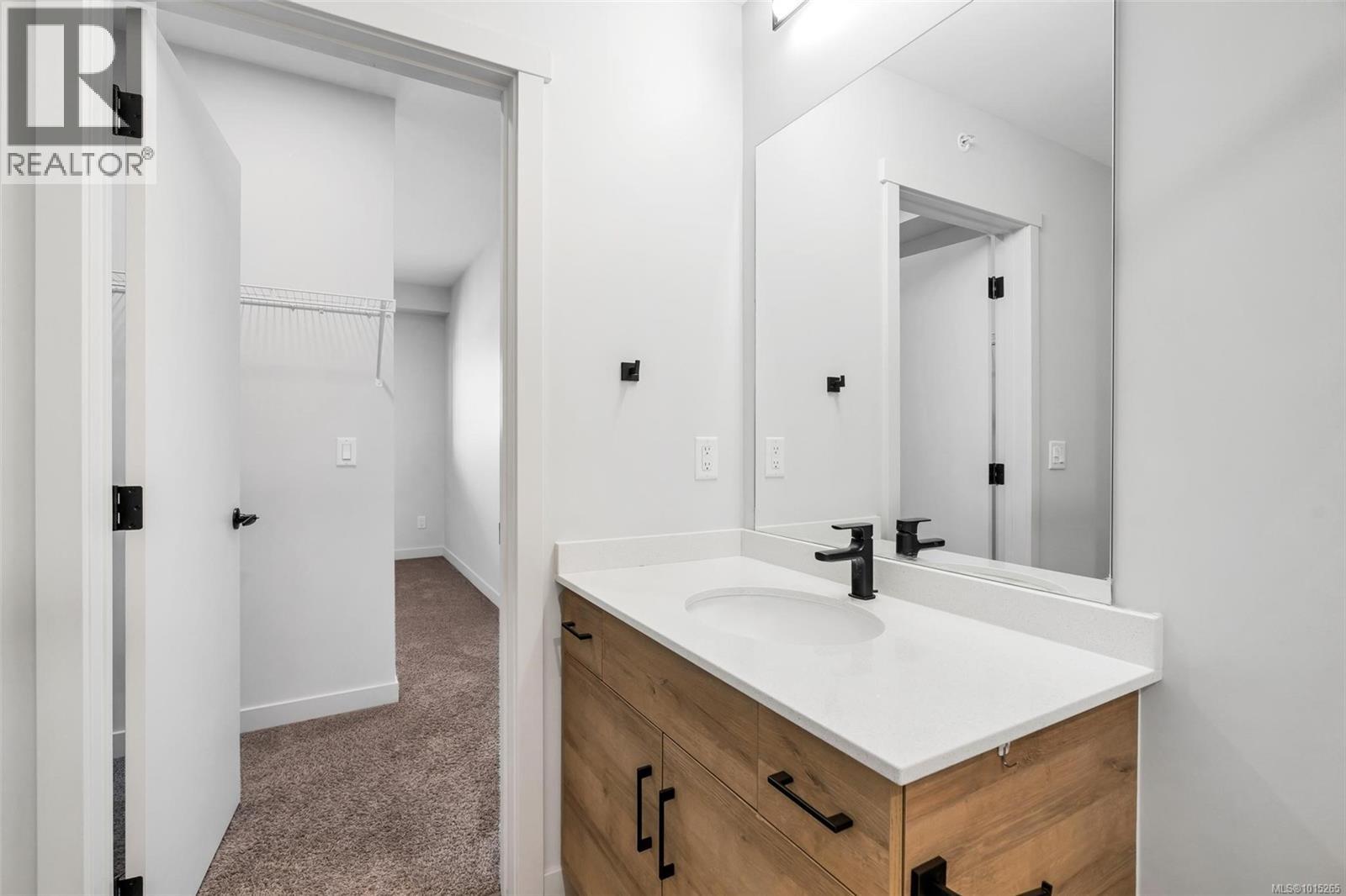 612 2465 Gateway Road, Langford