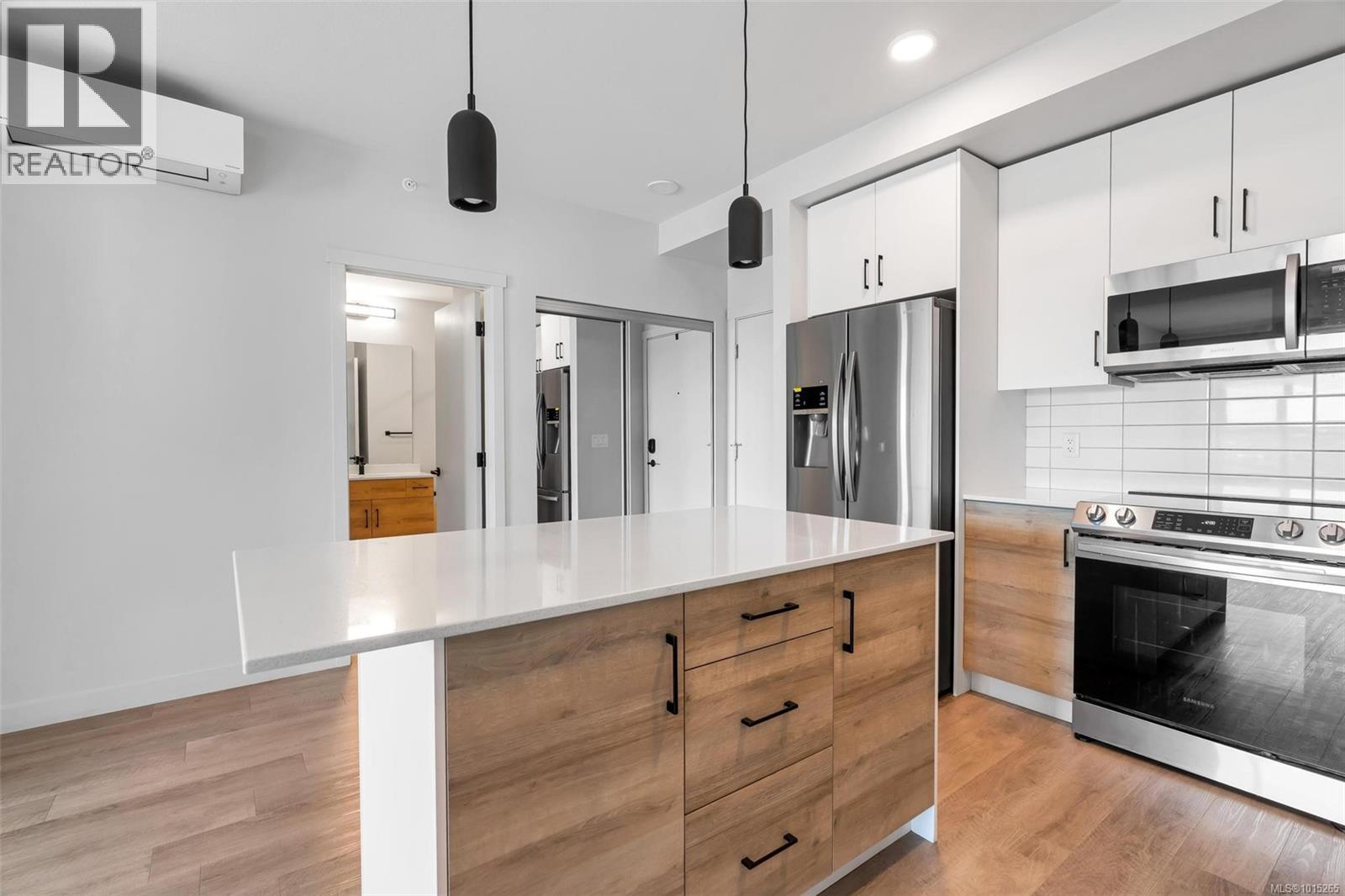 612 2465 Gateway Road, Langford
