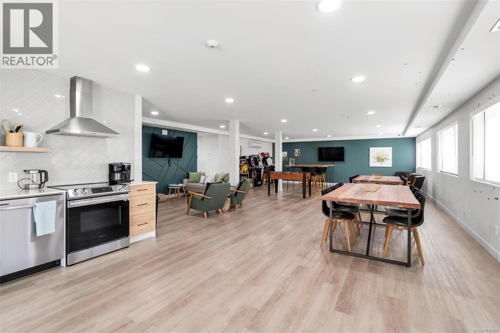 612 2465 Gateway Road, Langford
