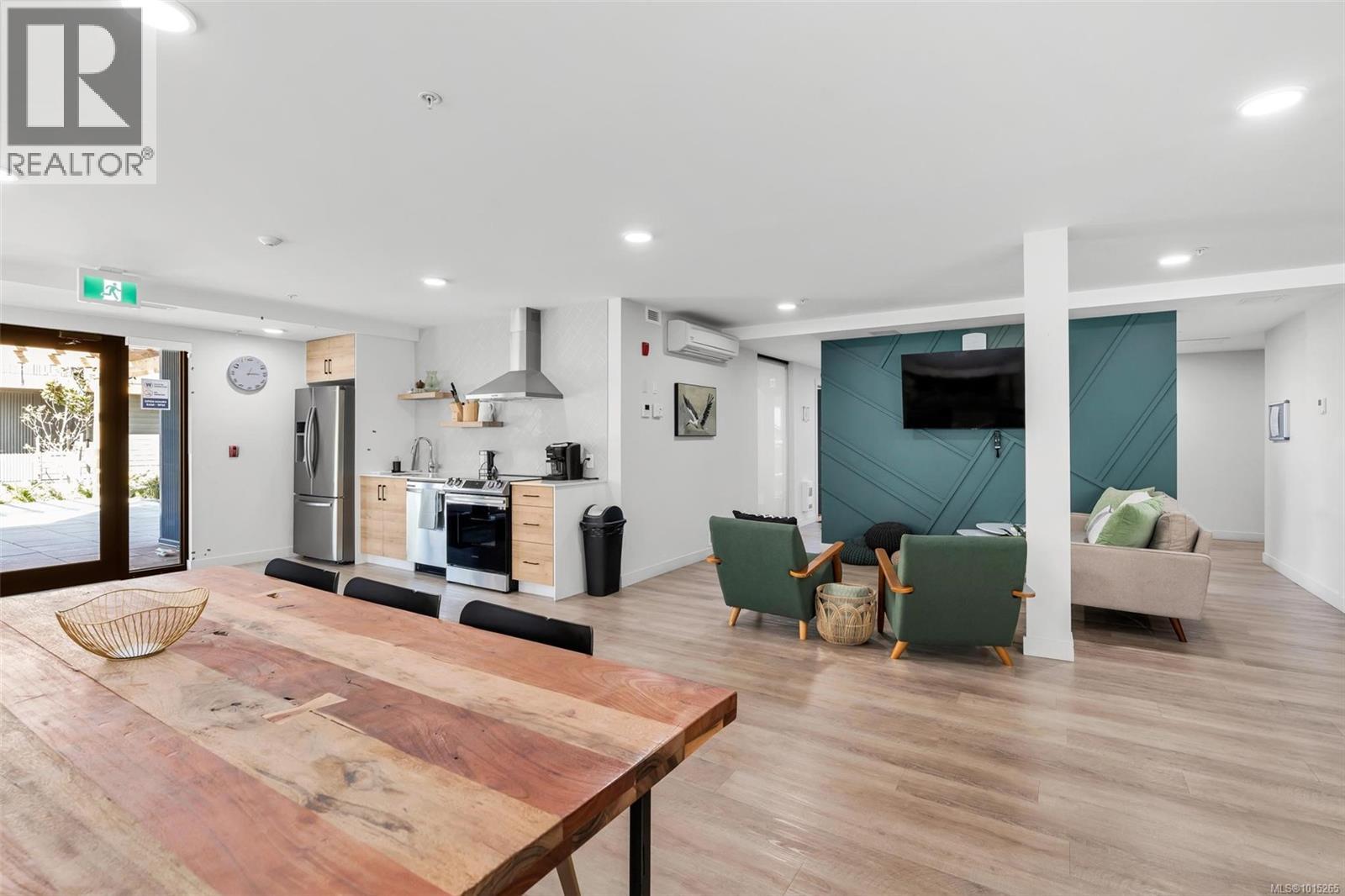 612 2465 Gateway Road, Langford