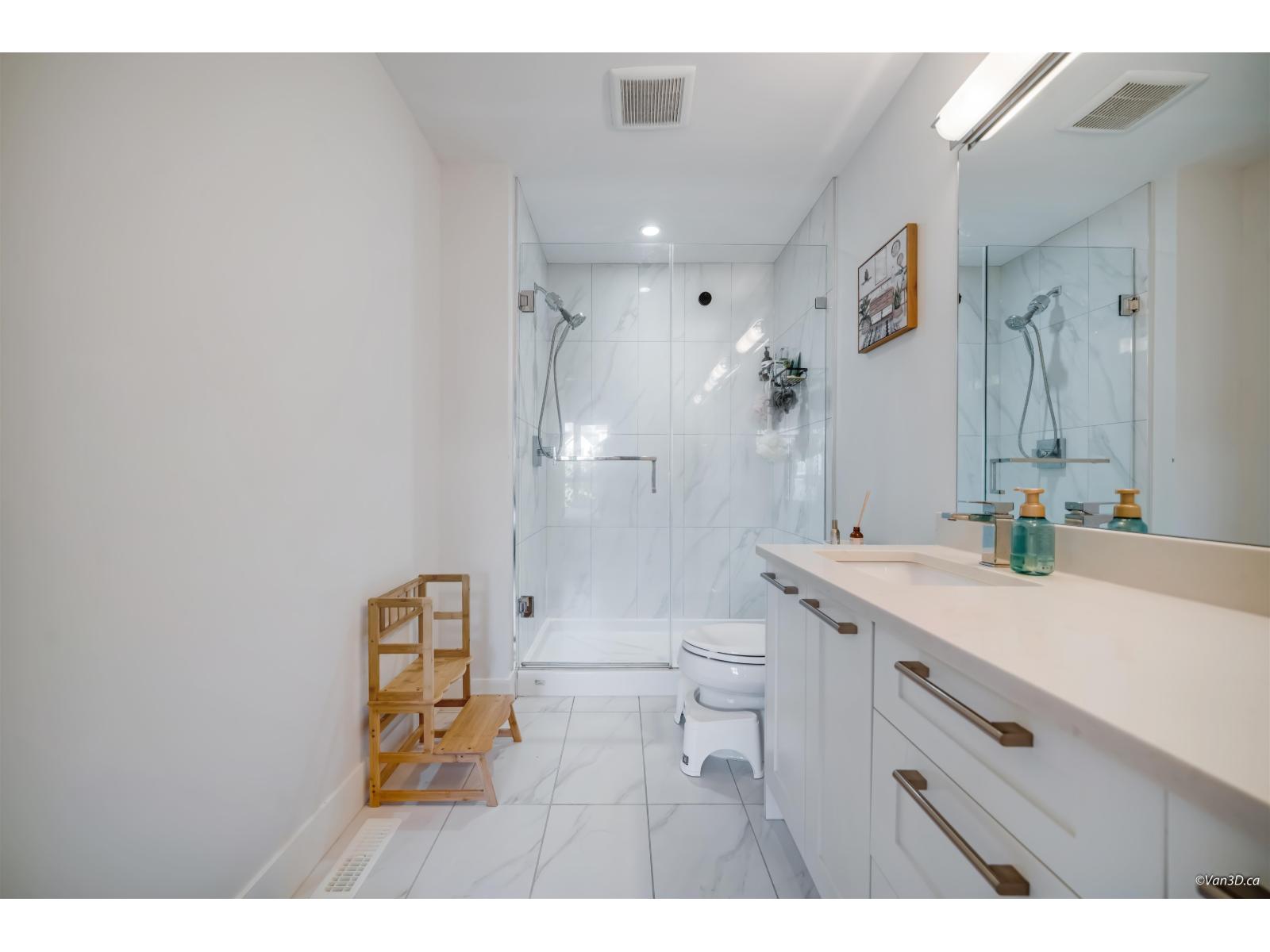 216 2277 OAK MEADOWS DRIVE, Surrey