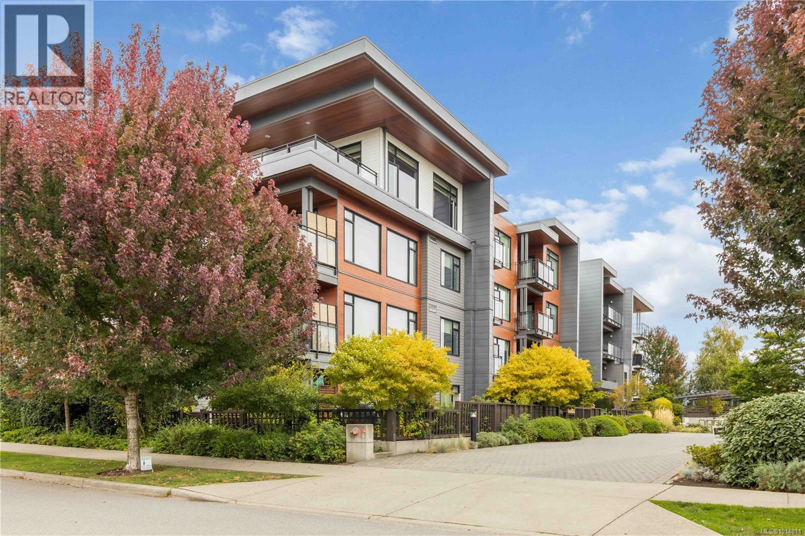 309 3815 Rowland Ave, Saanich