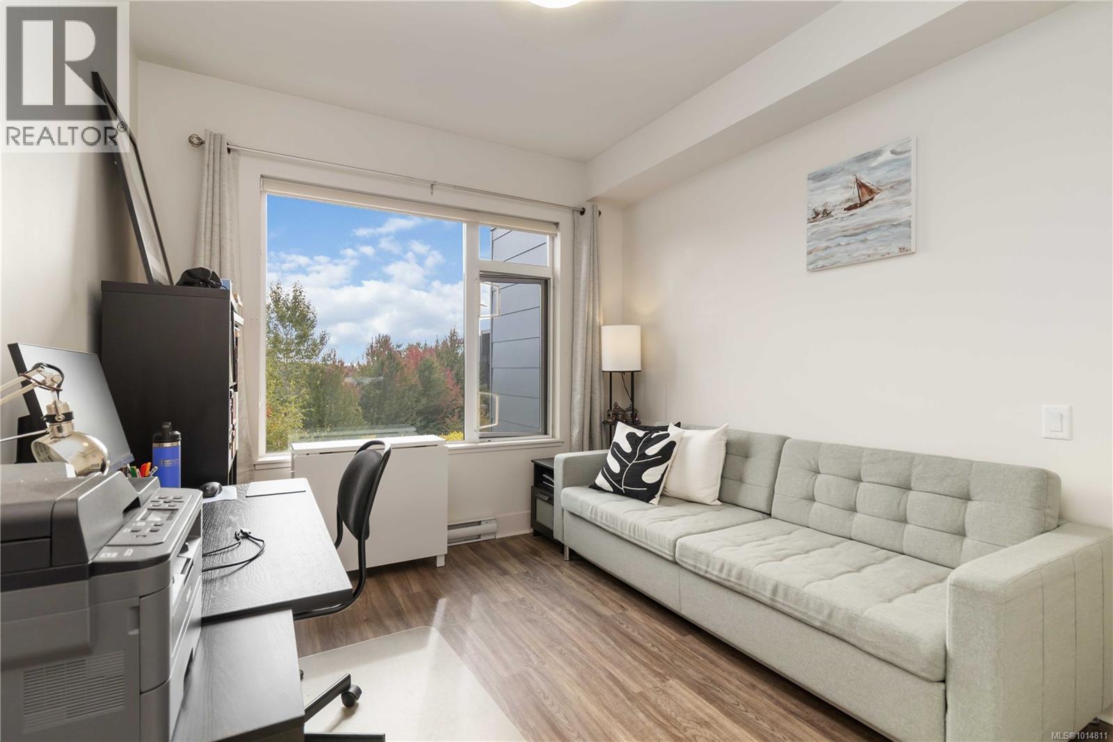 309 3815 Rowland Ave, Saanich