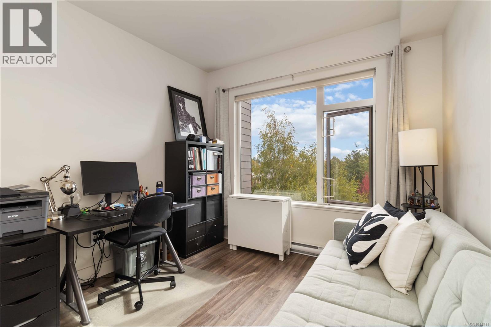 309 3815 Rowland Ave, Saanich