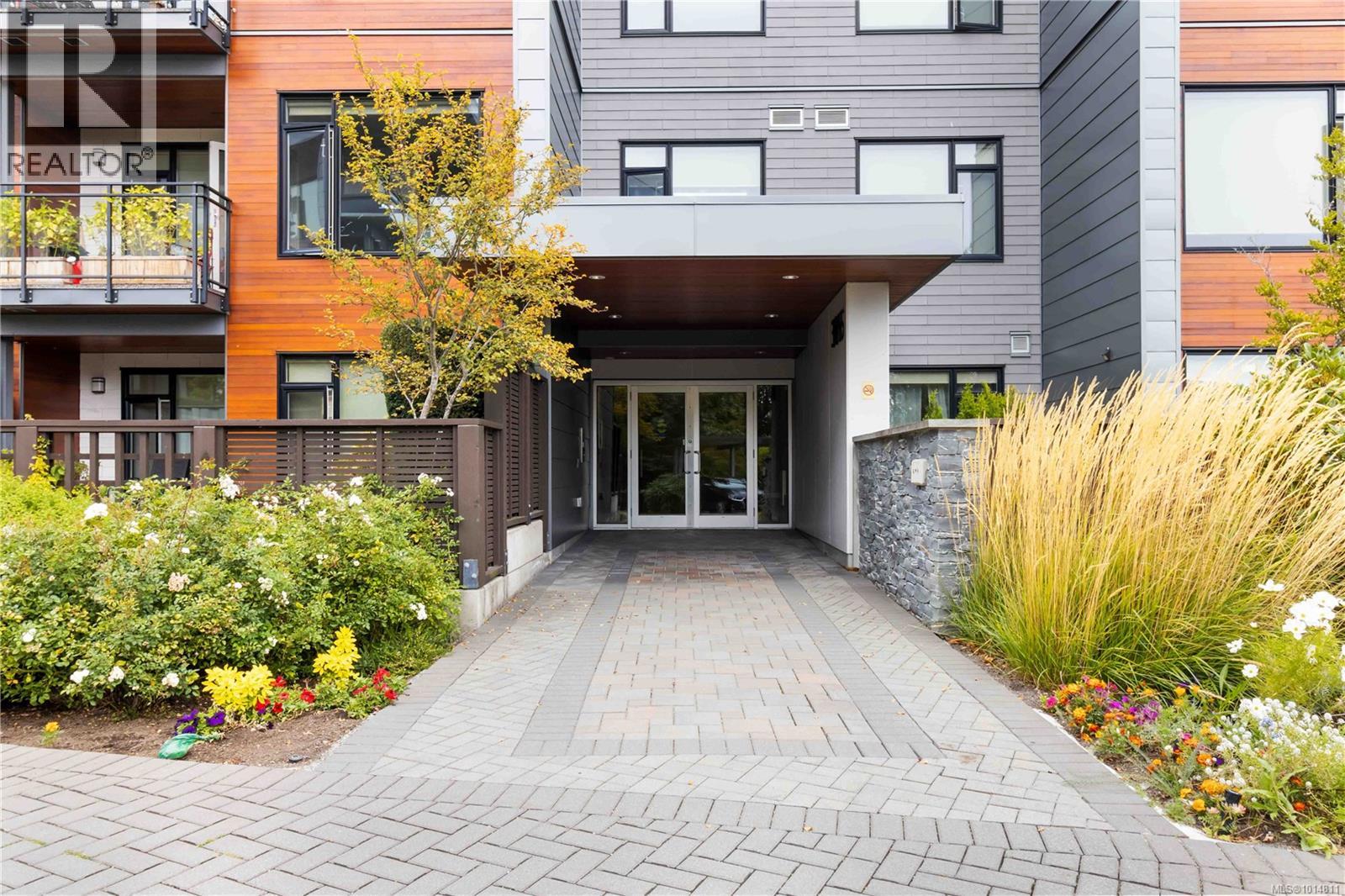 309 3815 Rowland Ave, Saanich
