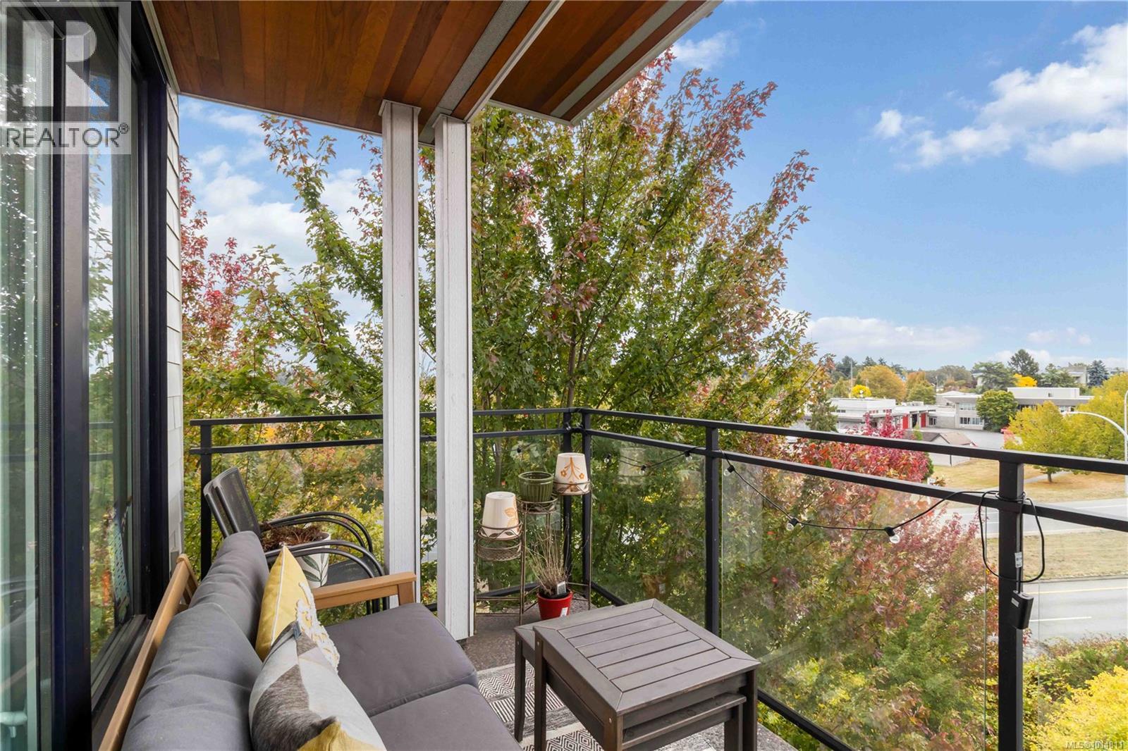 309 3815 Rowland Ave, Saanich