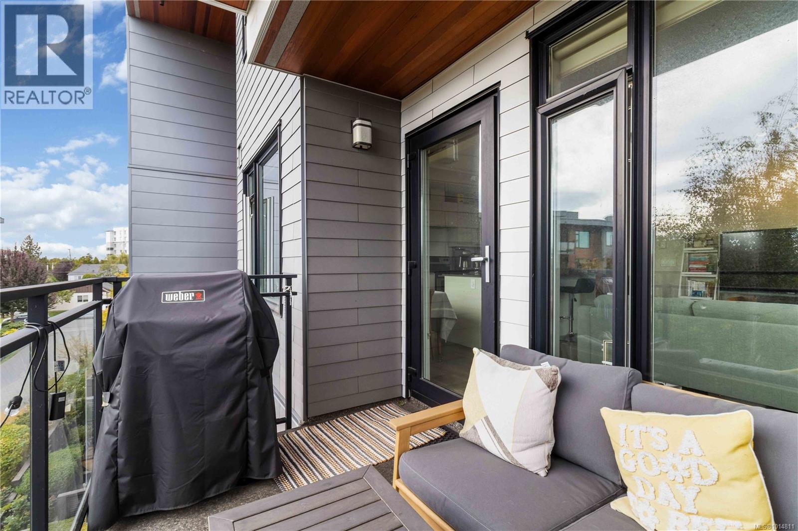 309 3815 Rowland Ave, Saanich