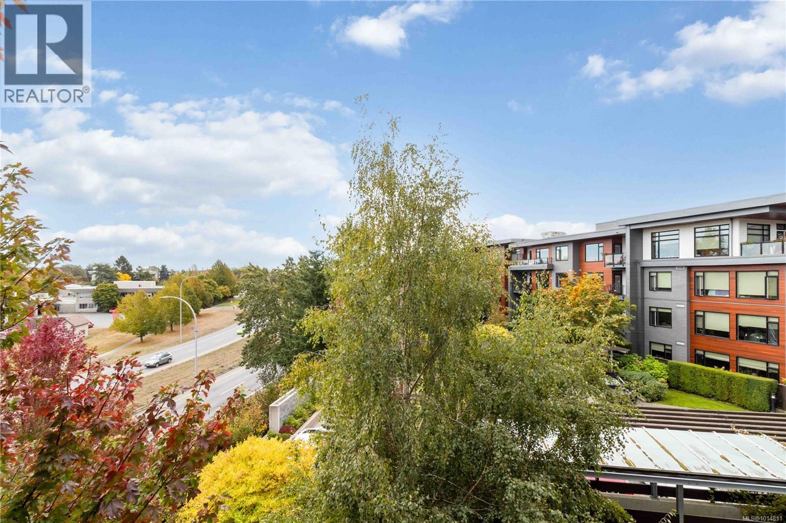 309 3815 Rowland Ave, Saanich