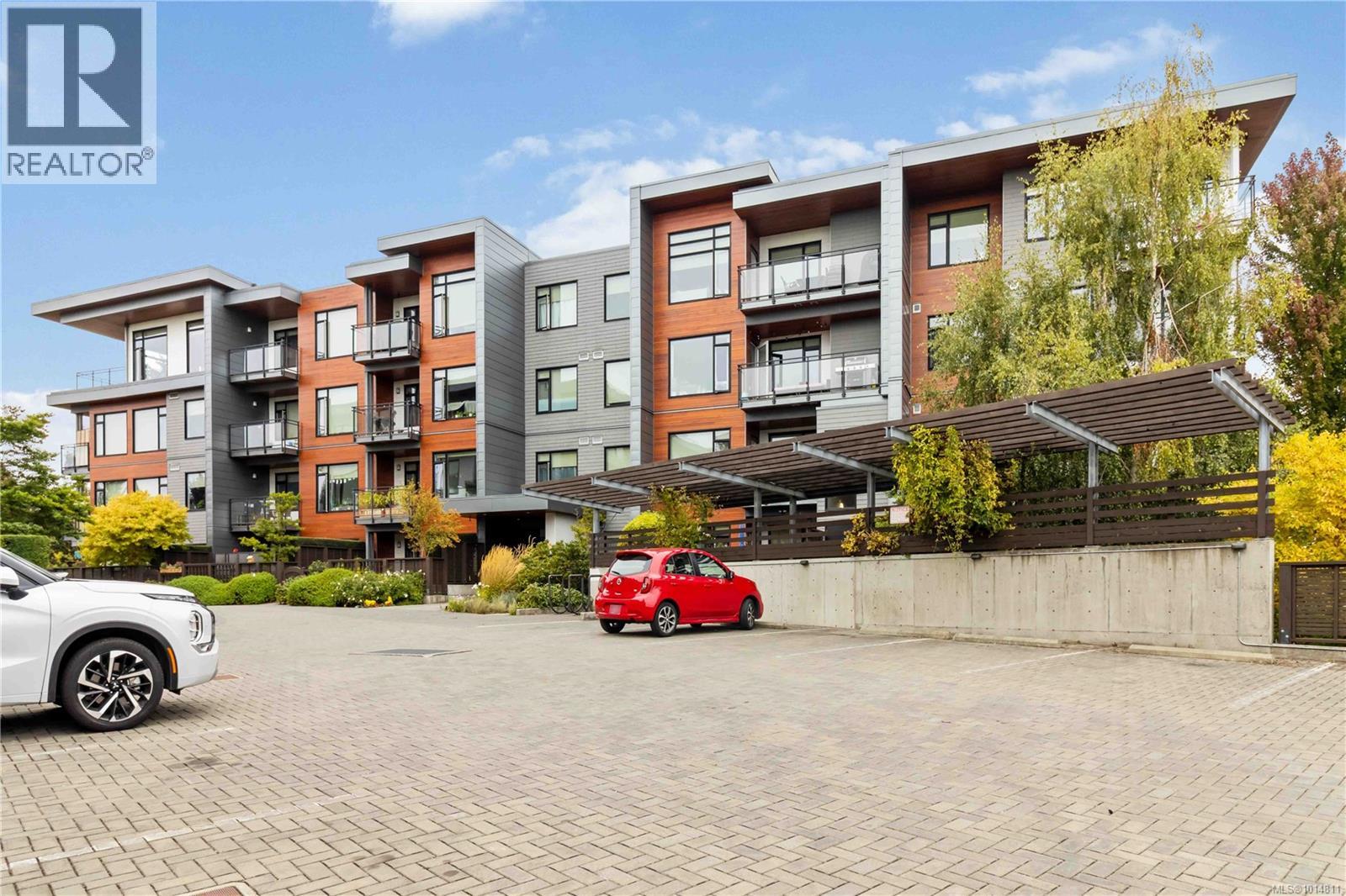 309 3815 Rowland Ave, Saanich