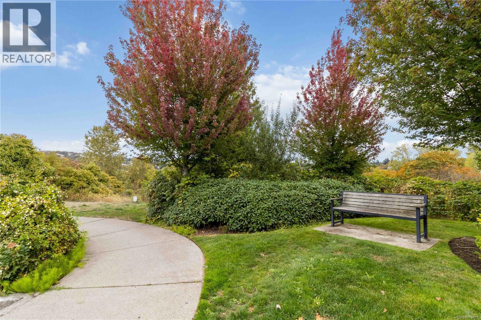 309 3815 Rowland Ave, Saanich