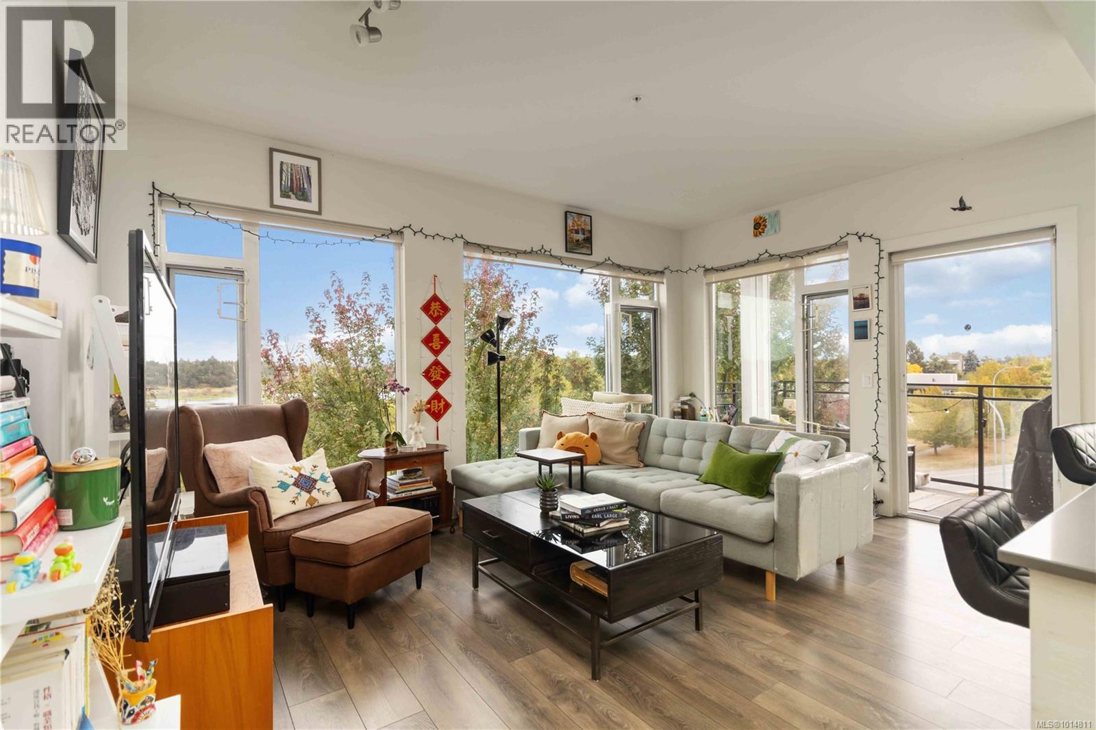 309 3815 Rowland Ave, Saanich