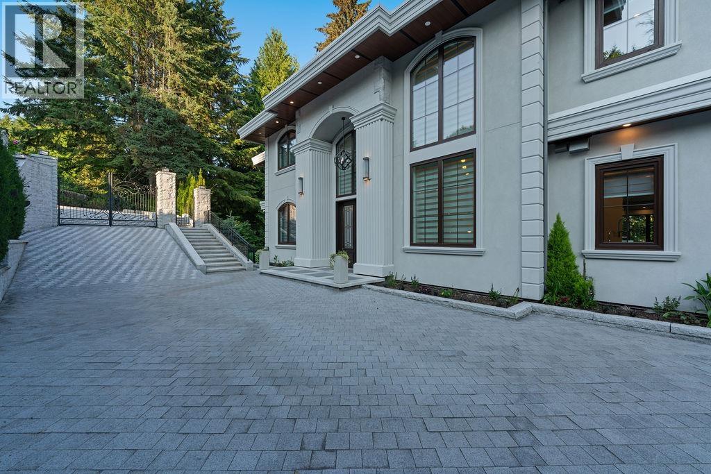 558 GLENROSS ROAD, West Vancouver