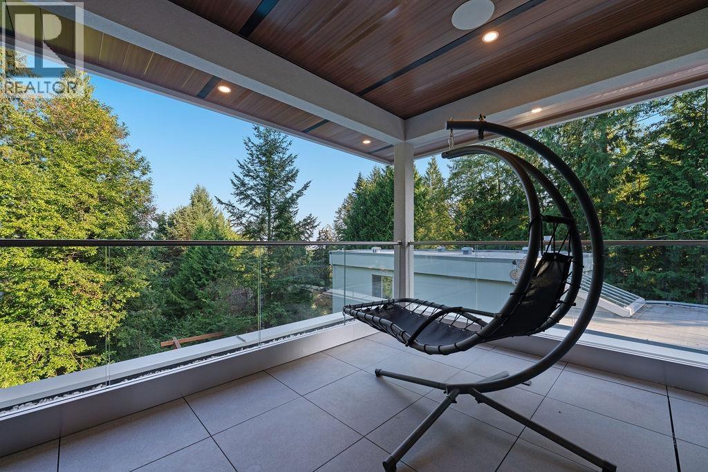 558 GLENROSS ROAD, West Vancouver