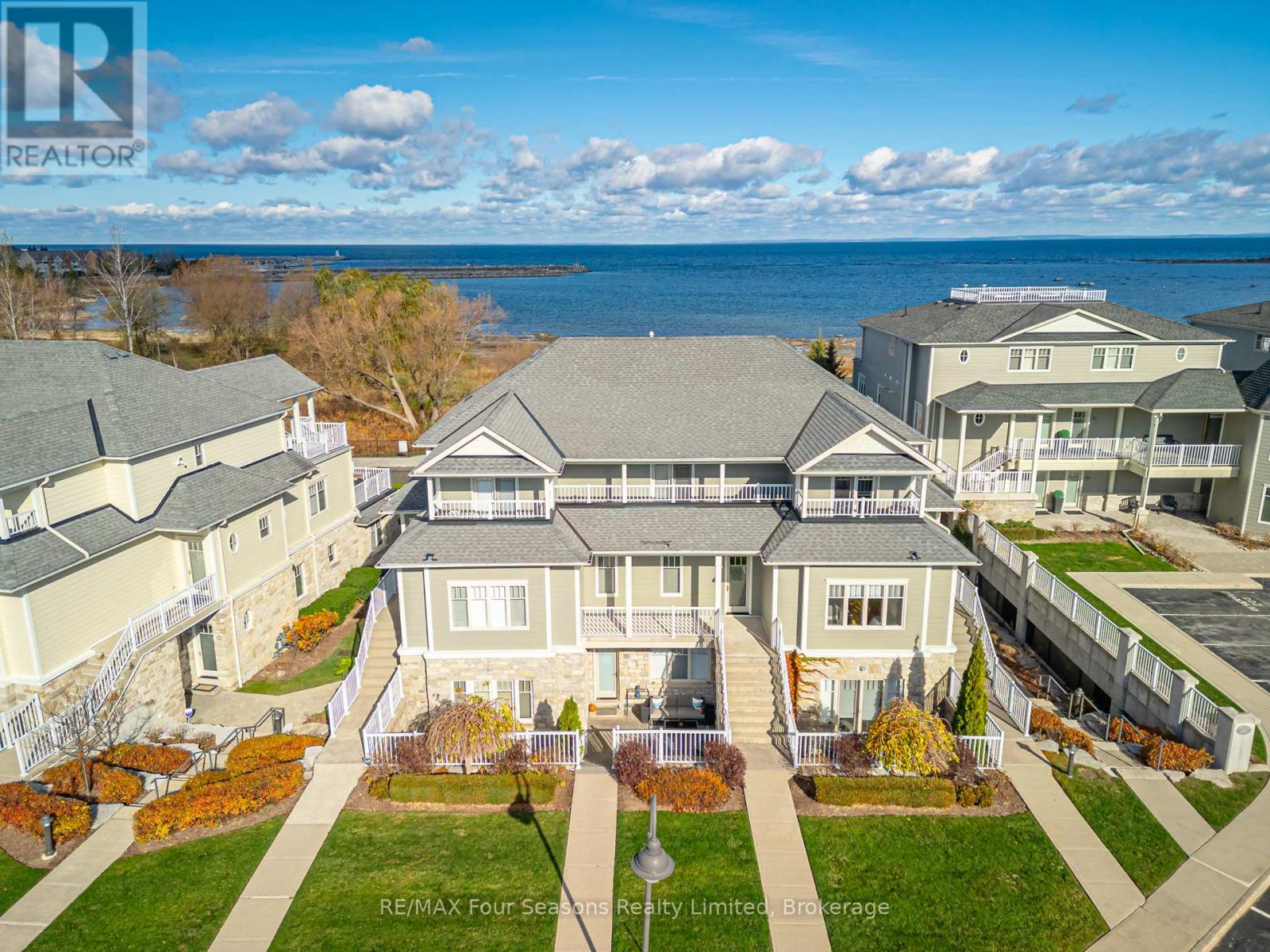 306 – 40 TROTT BOULEVARD, Collingwood