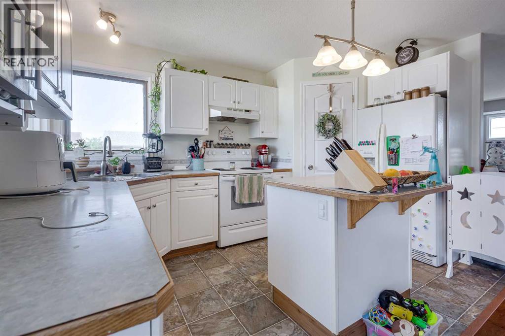 4 HARRISON Road, Sylvan Lake