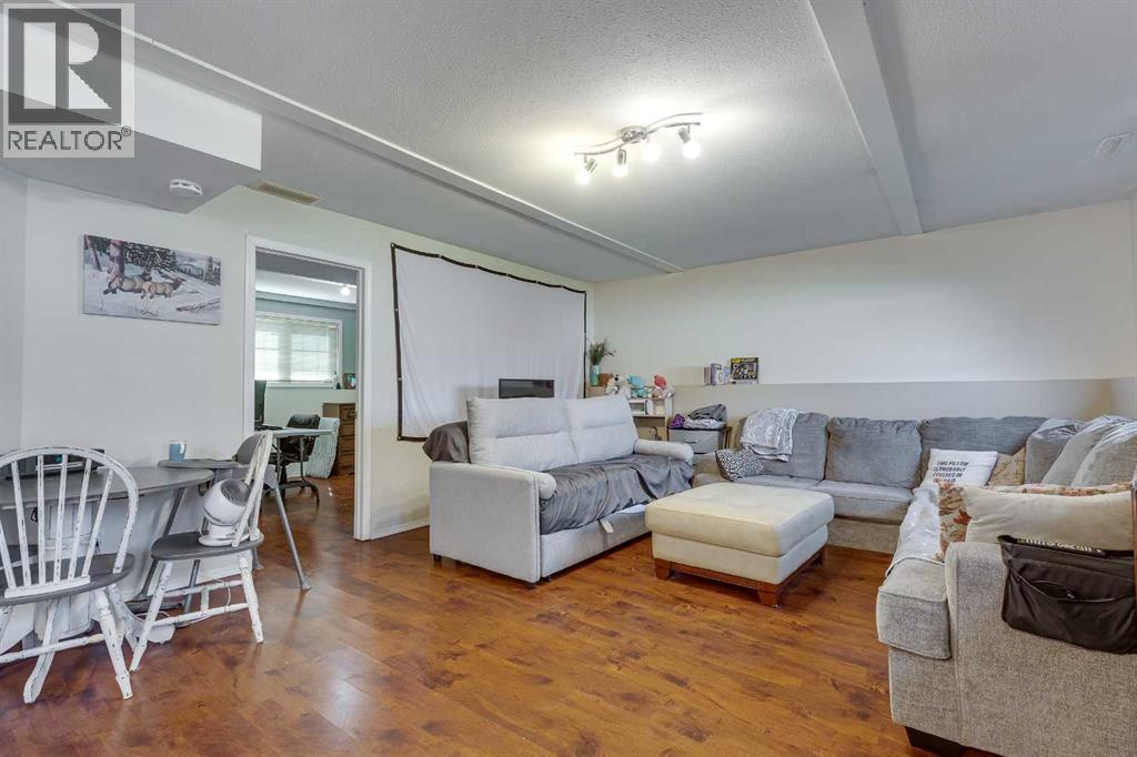 4 HARRISON Road, Sylvan Lake